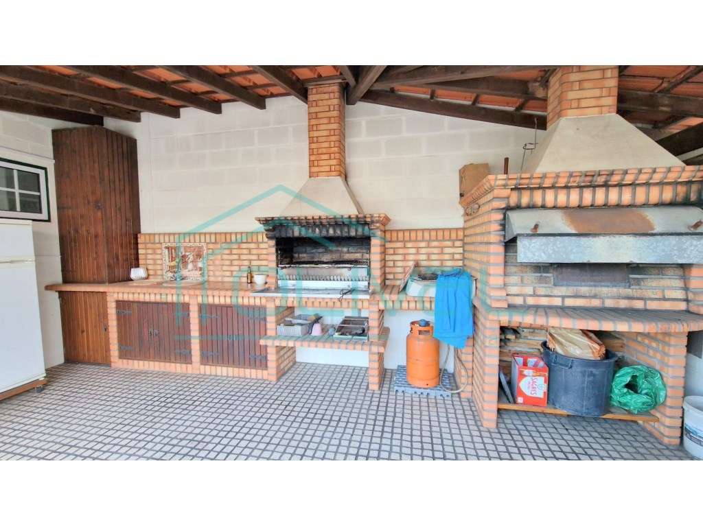 Espaço Comercial com armazéns-10