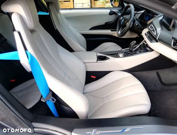 BMW i8 Standard - 8