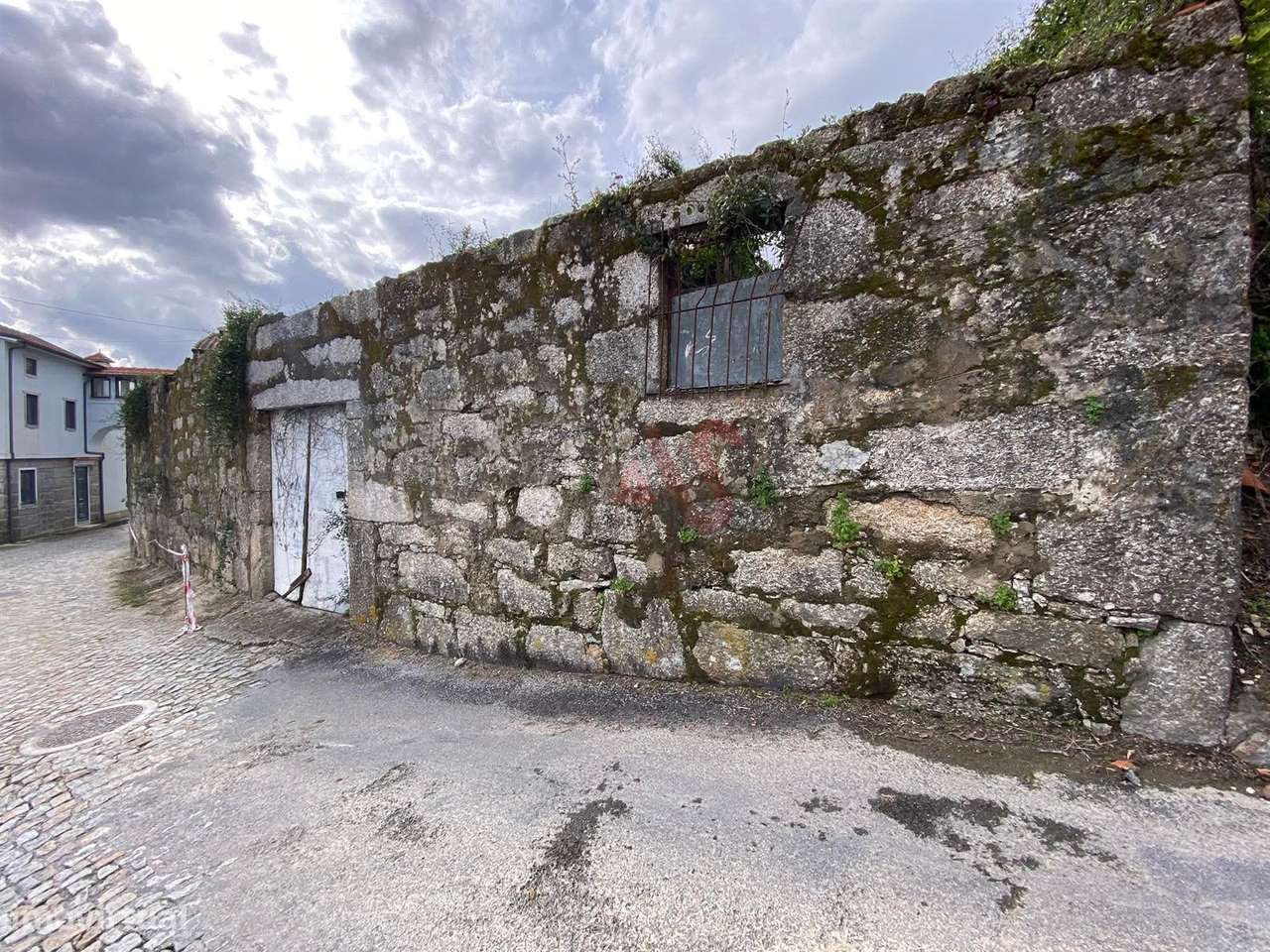Quinta para restauro com 4.300m2 em Sousela, Lousada - Grande imagem: 4/8