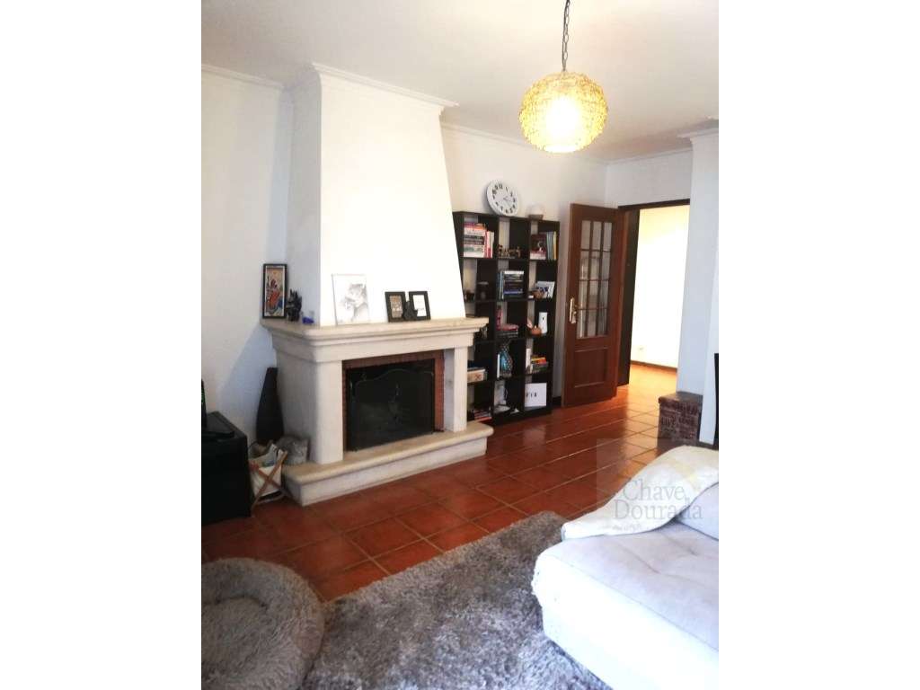 Apartamento T2 com aparcamento no Vale das Flores - Grande imagem: 4/26