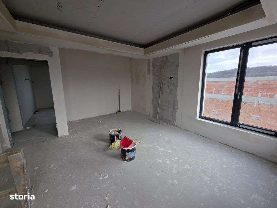 Vila exclusivista cu piscina langa lac. Acasa ca in vacanta!-10