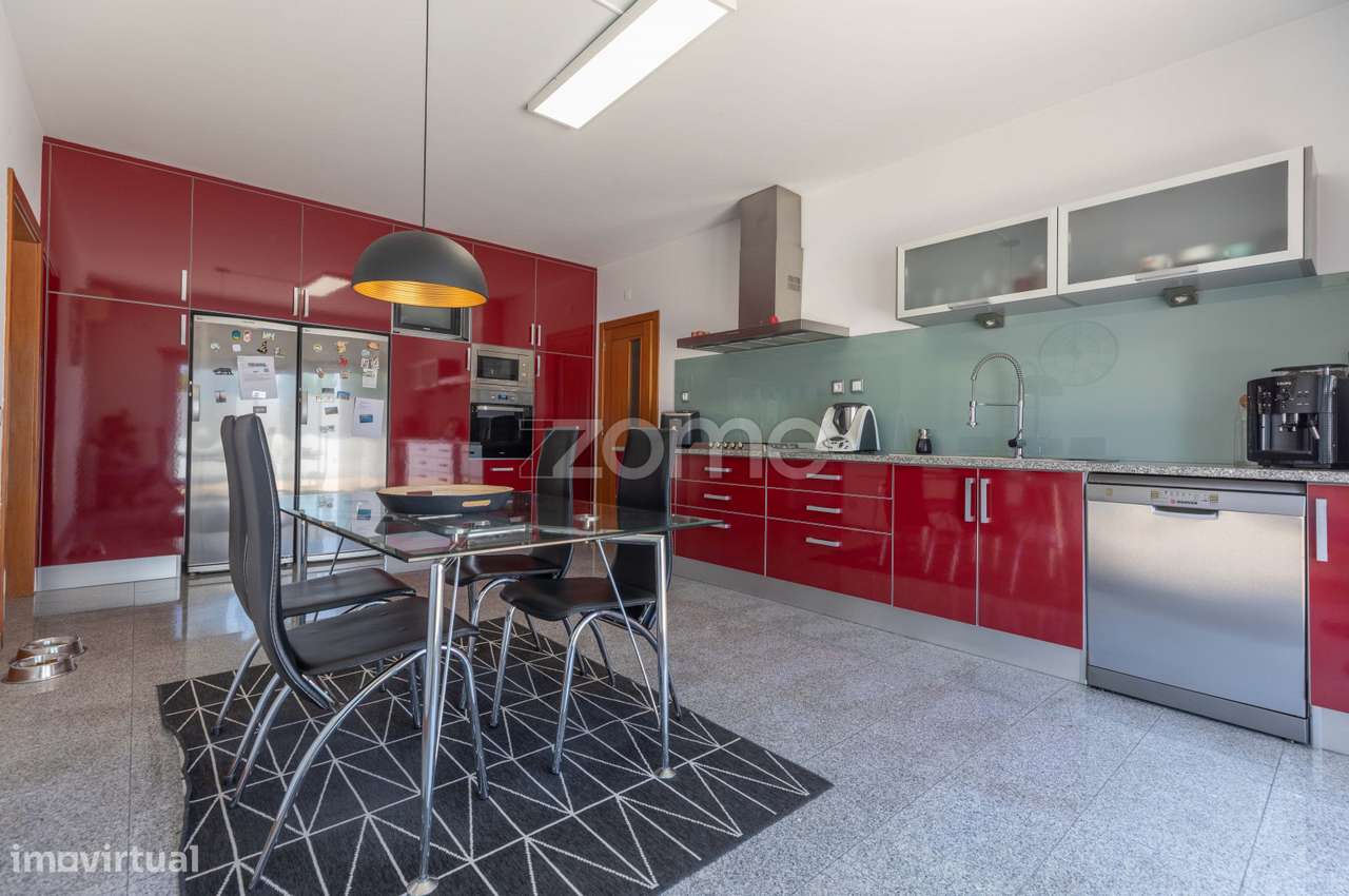 Moradia Moderna em Taveiro, Coimbra com Vistas Desafogadas-23