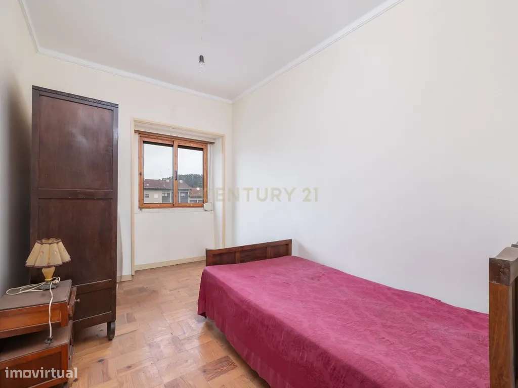 Apartamento T3+1 com garagem na Rua Verde Pinho em Coimbra-8