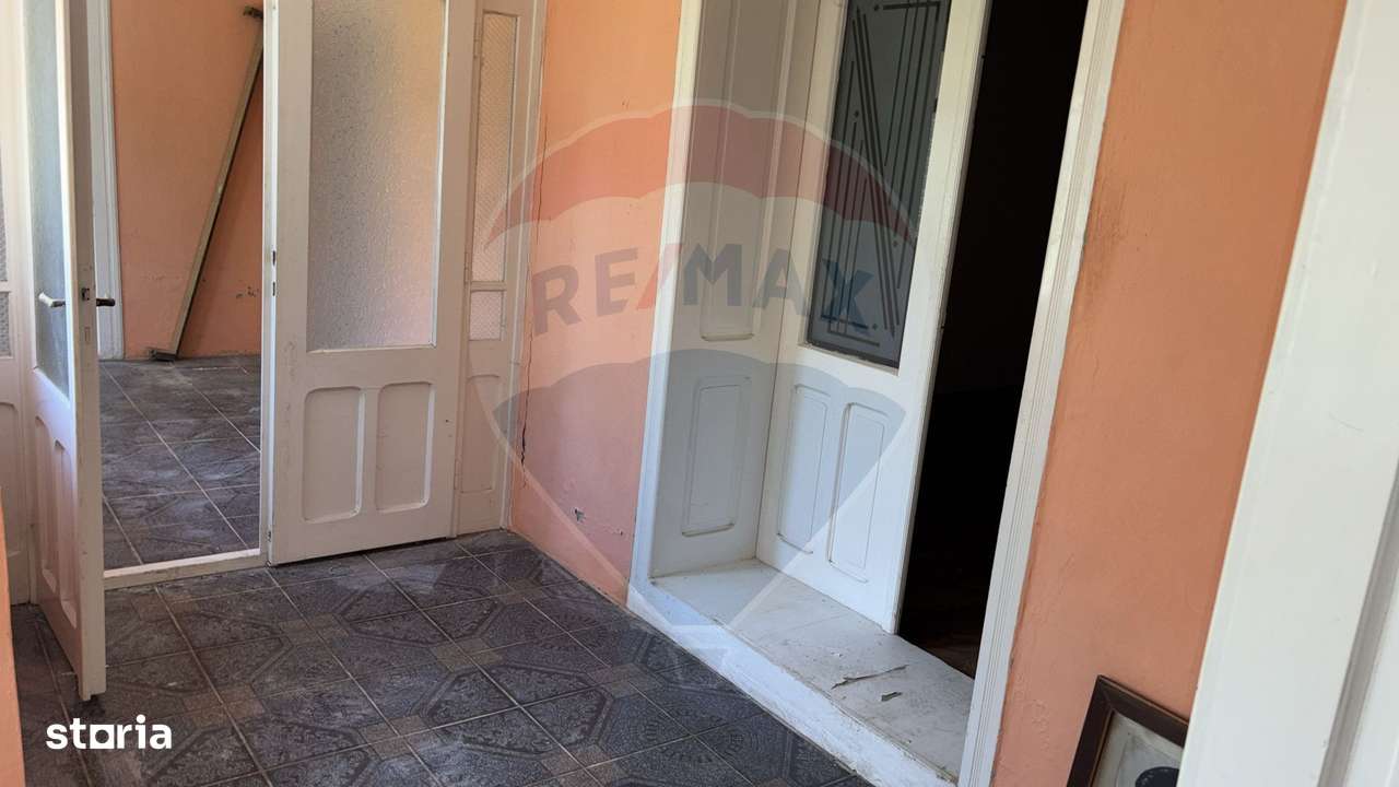 Casă 4 camere Seitin 2144 mp teren - Imagine principală: 4/11