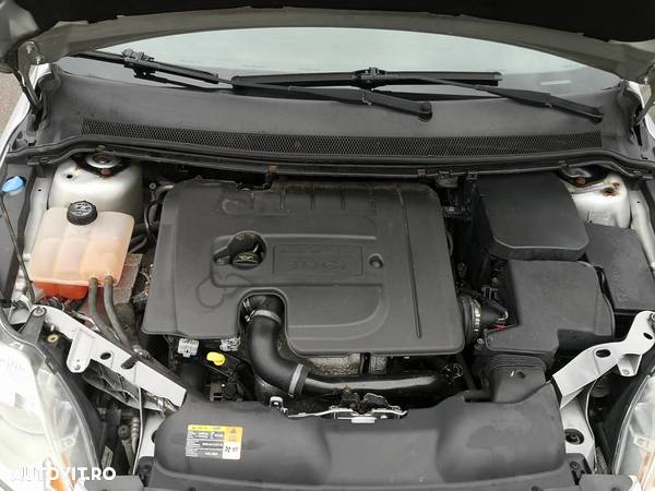 Ford Focus Turnier 1.6 TDCi DPF Ghia - 2