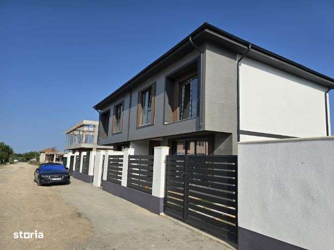 Casă de vânzare in Lazu cu 4 camere la 150.000 € - Imagine principală: 4/8