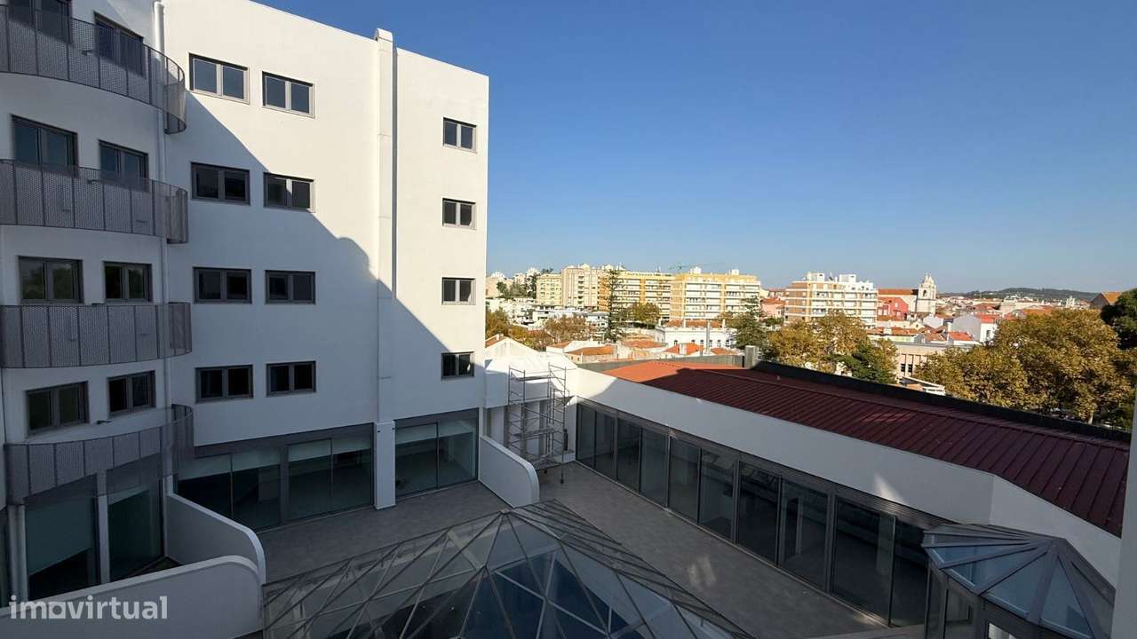 Apartamento T0 com parqueamento e vistas de mar-10