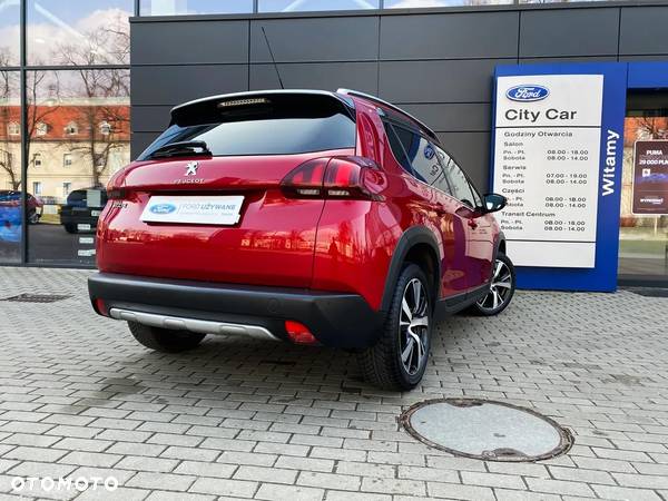 Peugeot 2008 1.2 Pure Tech Allure S&S - 11