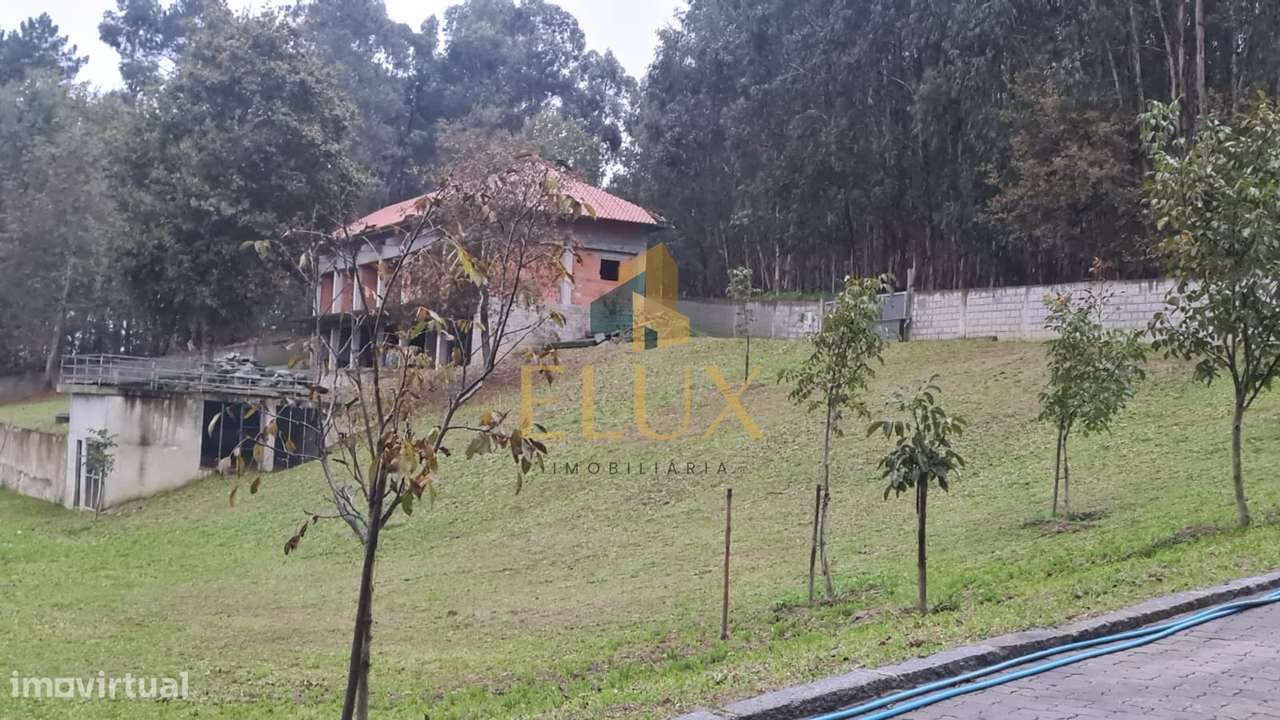 Moradia para Restaurar T4 Venda em Margaride (Santa Eulália), Várzea,-8