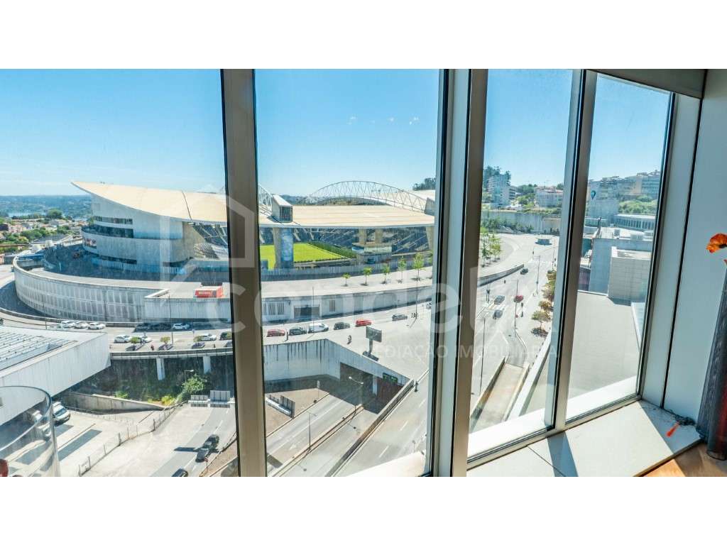 Apartamento T0 para venda junto ao estádio do Dragão-1
