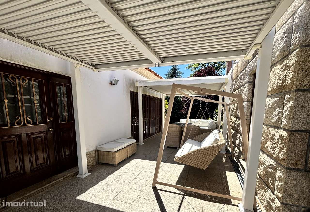 Belíssima Quinta T5 com produção ativa de Vinhas-26