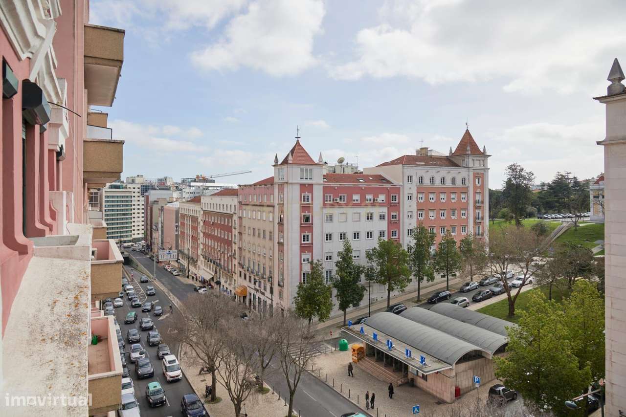 Apartamento T11 com Yield de 8% Lisboa Avenidas Novas - Grande imagem: 2/15