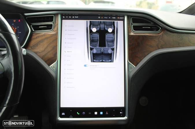 Tesla Model X 100D - 33