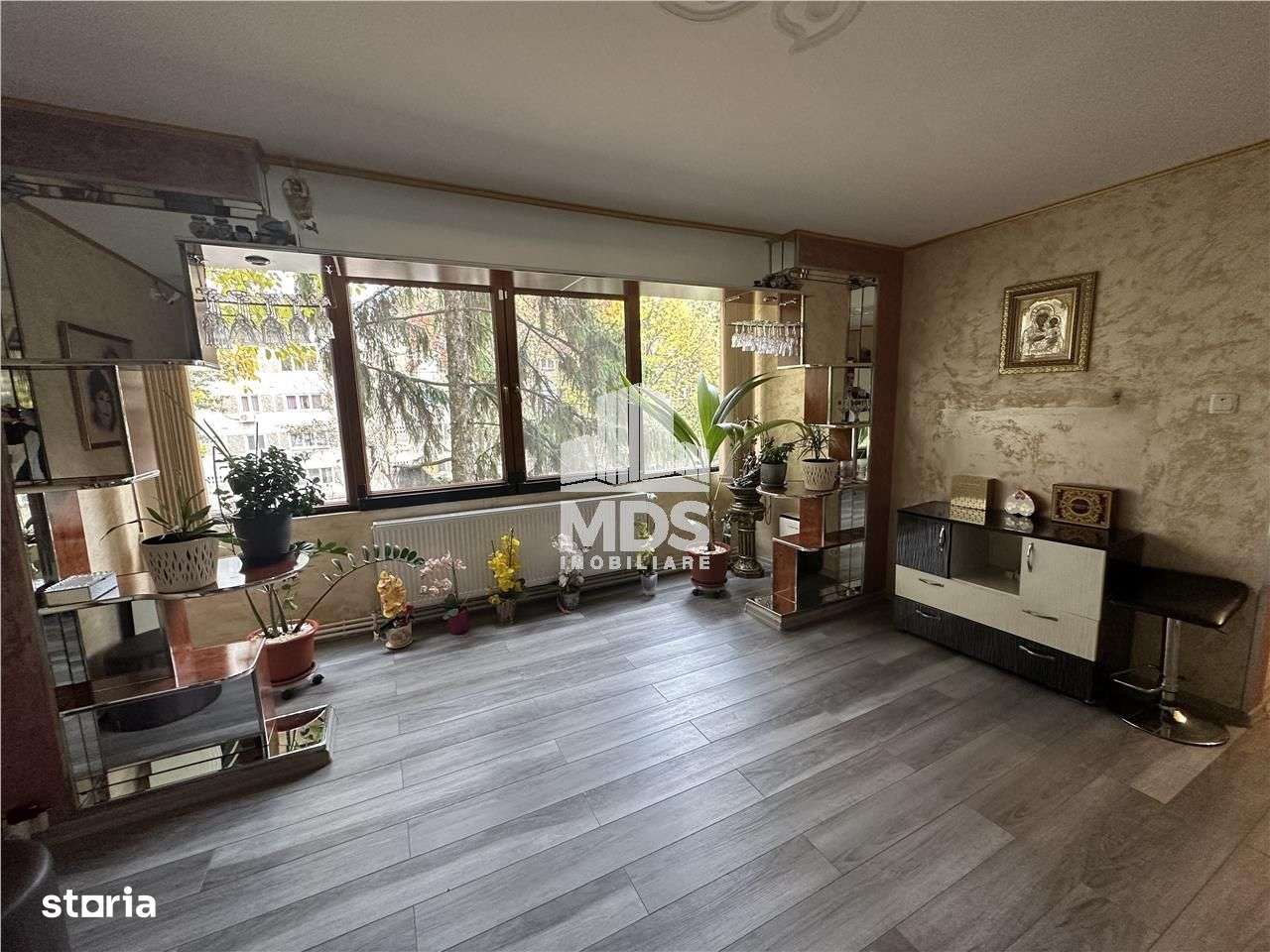 Decomandat la et 2\/4 mobilat complet linga piata Doina-12