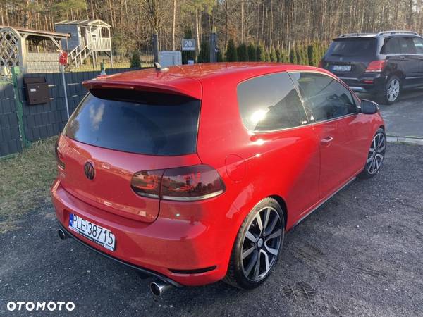 Volkswagen Golf 2.0 GTI adidas - 10