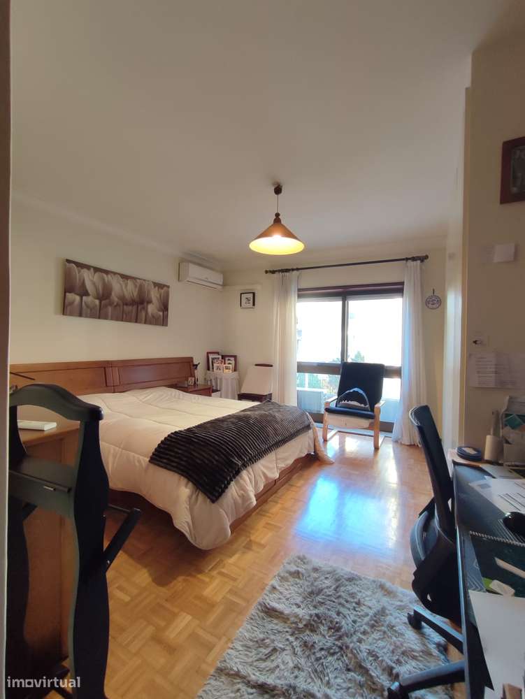 Bom T4 c/ terraço/varandas/nascente poente, a 5 minutos a pé do metro-41