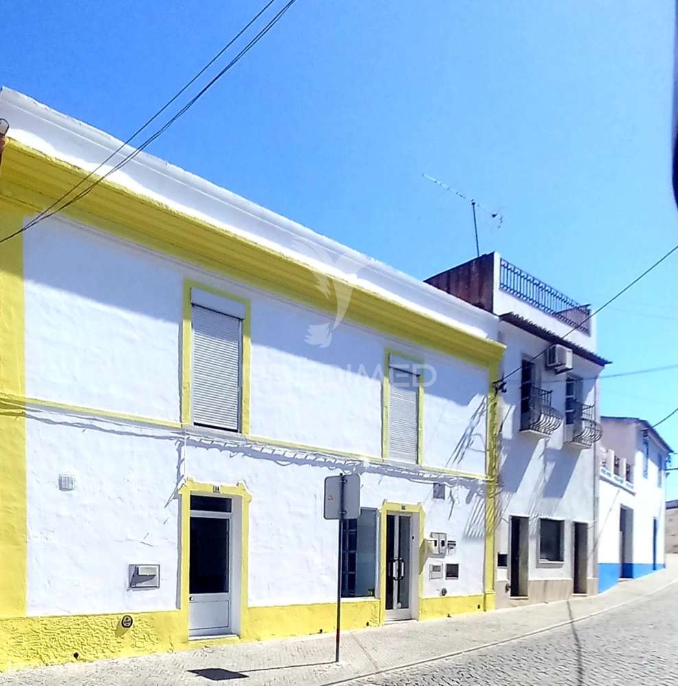 Moradia com 2 espaços comerciais em Redondo - Grande imagem: 3/13