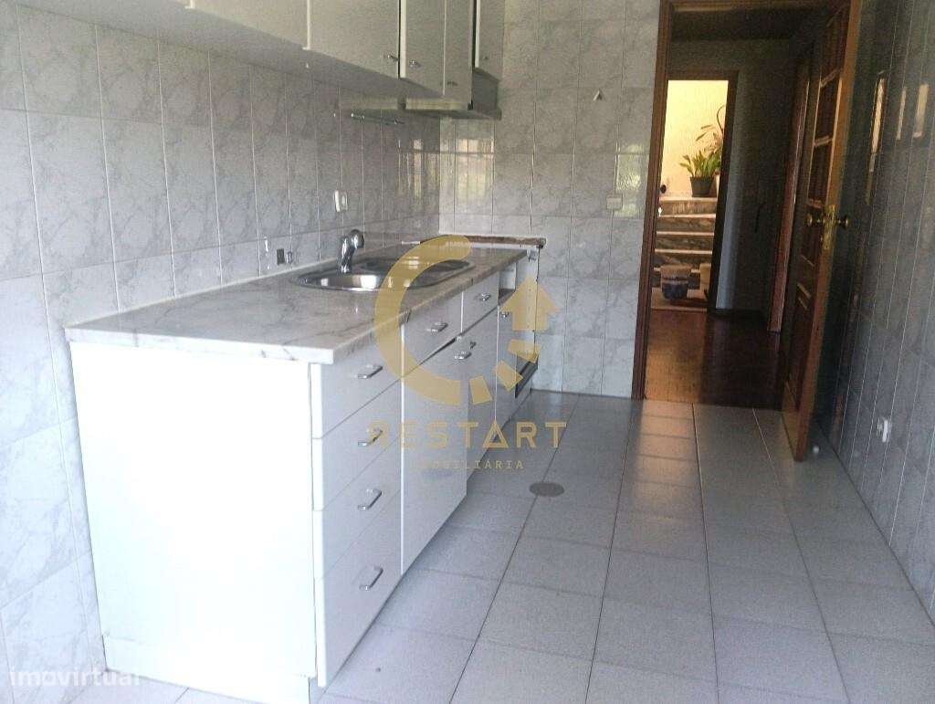 Apartamento T1 com Potencial de Modernização – Matosinhos-12