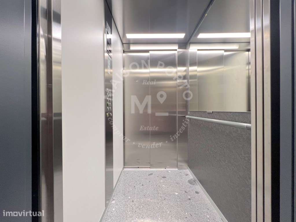 Apartamento T2 com Varanda, Suite e Lugar de Estacionamento em Água...-28