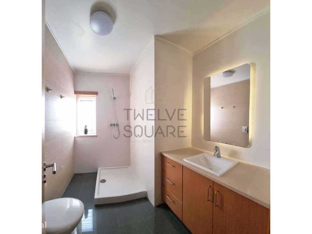 Apartamento T3 em Leiria, em muito bom estado de conservação.-9