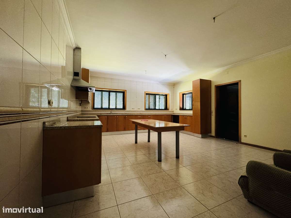 Moradia IndIvidual em Lago-21