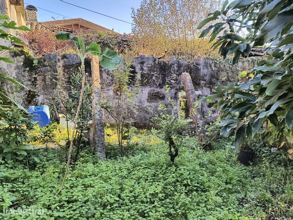 Terreno com casa para restaurar-18