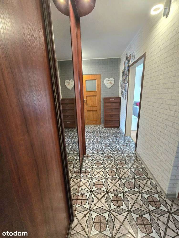 Zadbane trzypokojowe mieszkanie-11