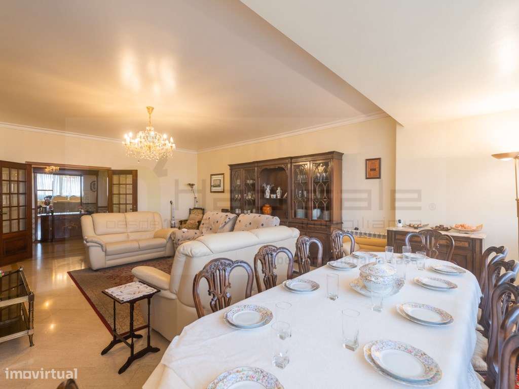 T4 com parqueamento e arrecadação a 2 min. do metro do Lumiar-6