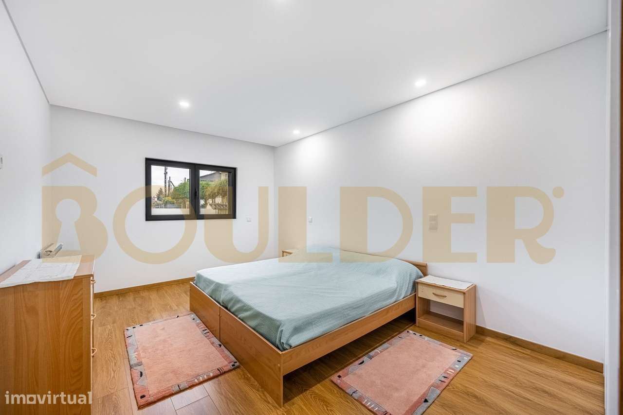 Moradia T4 de Arquitetura Moderna-14