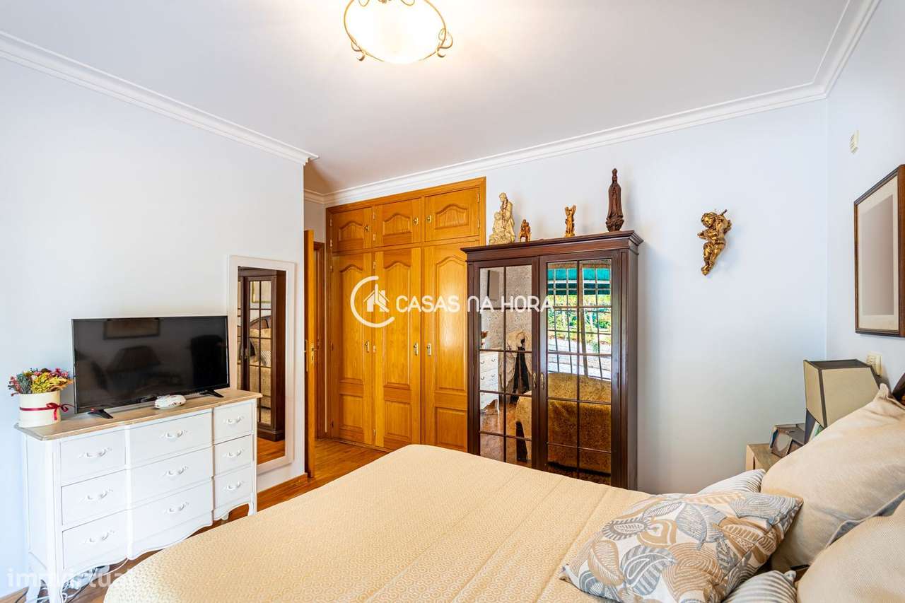 T2 com terraço enorme na Rua Paul Harris, no bairro do  Buzano.-23