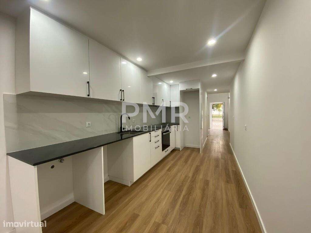 Moradia T2 no Centro de Benavente com Logradouro, totalmente remodelad-18