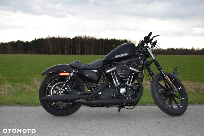 Harley-Davidson Sportster Iron 883 - 2