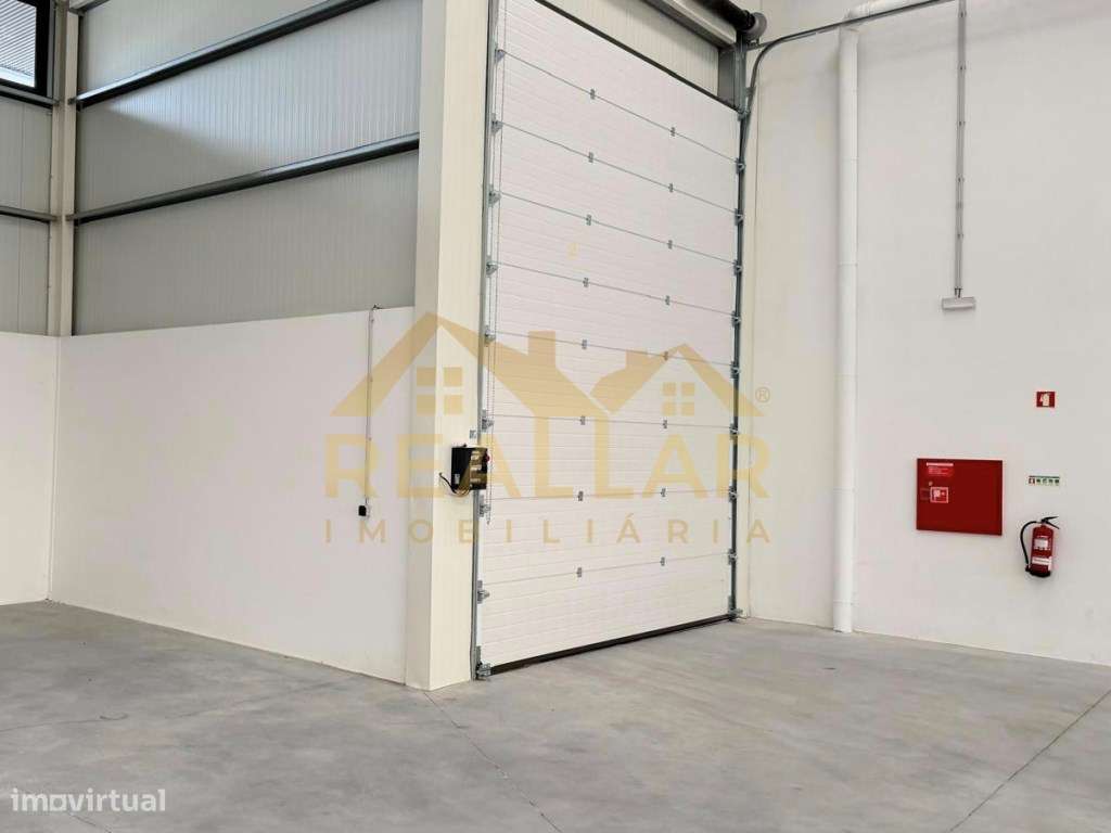 Pavilhão Industrial de 1.200 m² em Barcelos - Potência de 200 kVA e...-5