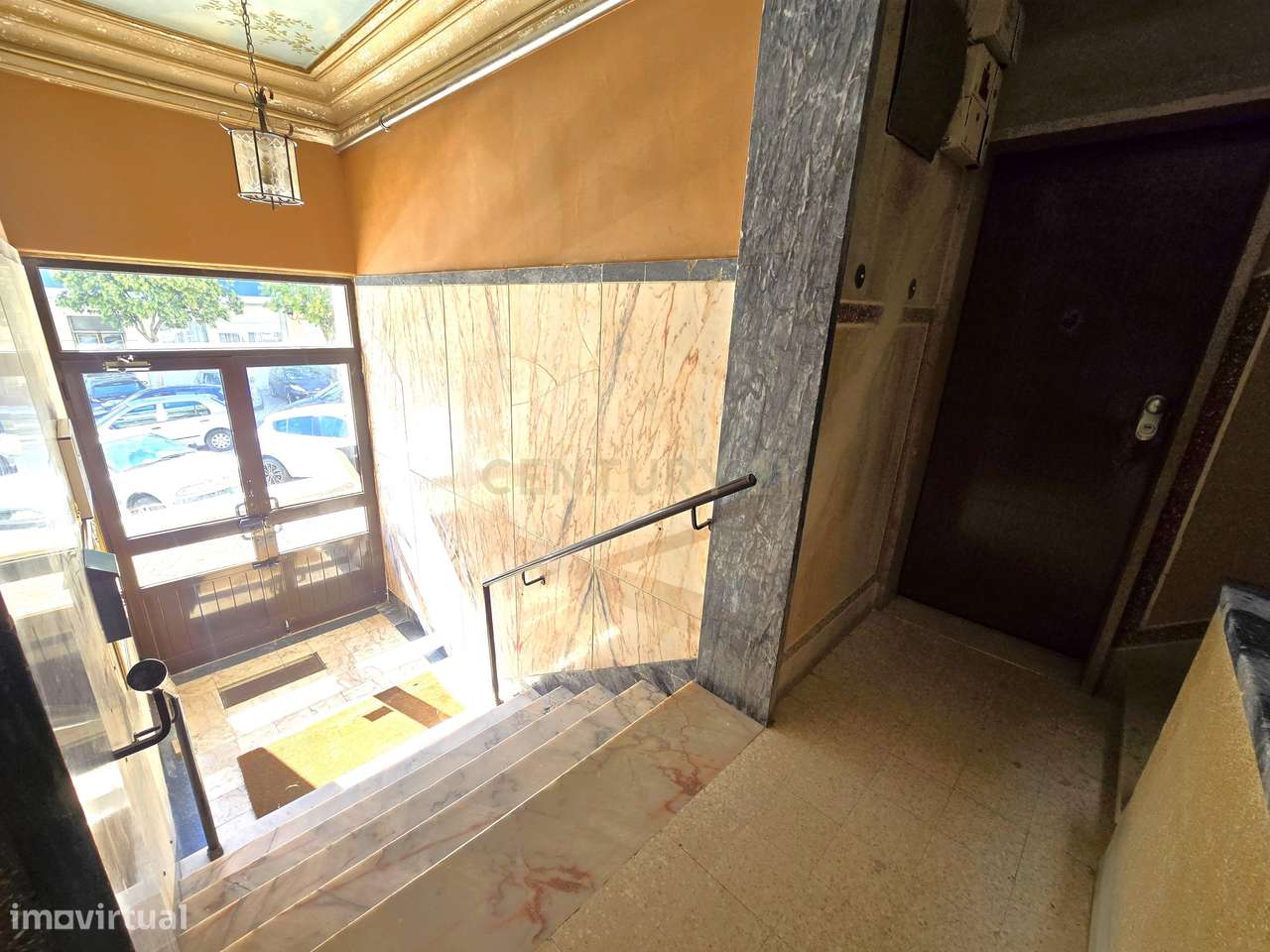 Apartamento T2 Totalmente Remodelado em Almada, Cova da Piedade-25