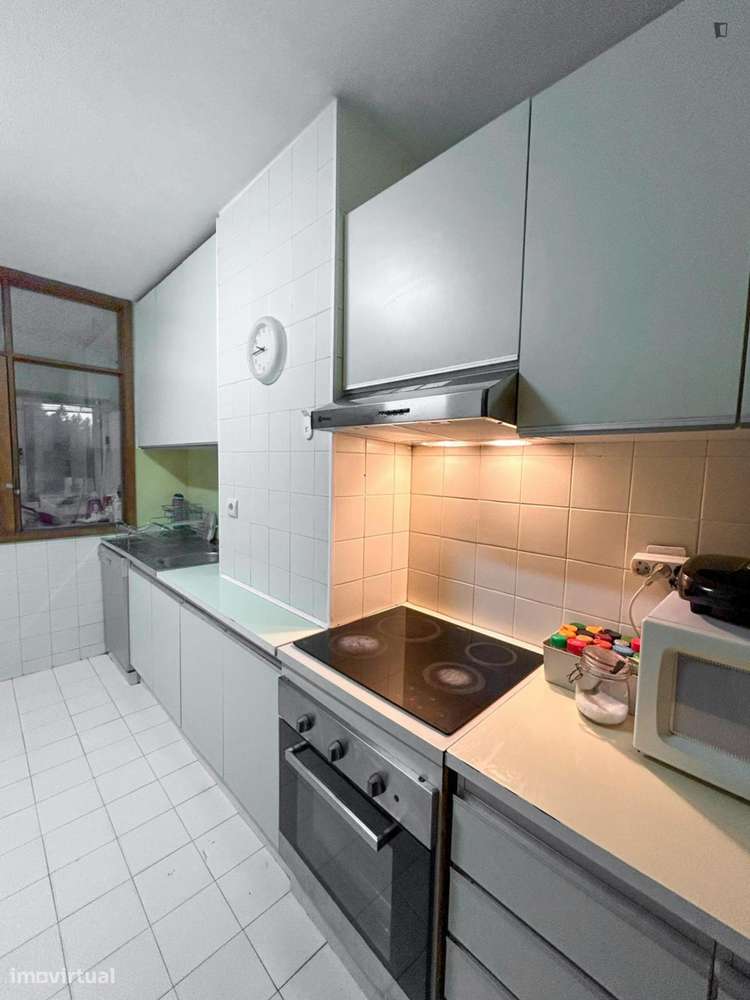 Quarto - localizado em Campanhã Porto - Grande imagem: 5/9