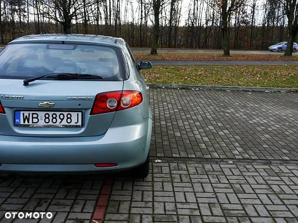 Chevrolet Lacetti - 10