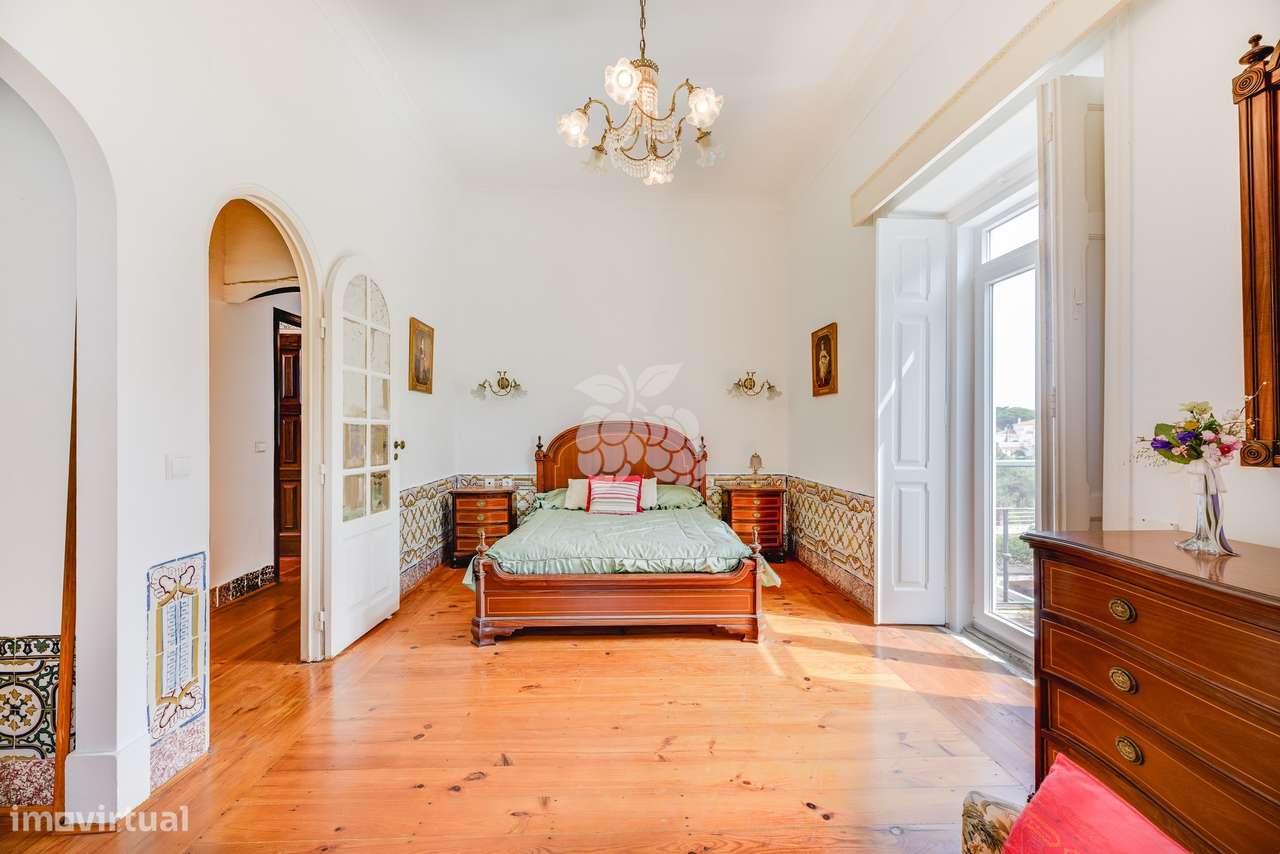 Moradia histórica T6  em Sintra com jardim, piscina e garagem-40