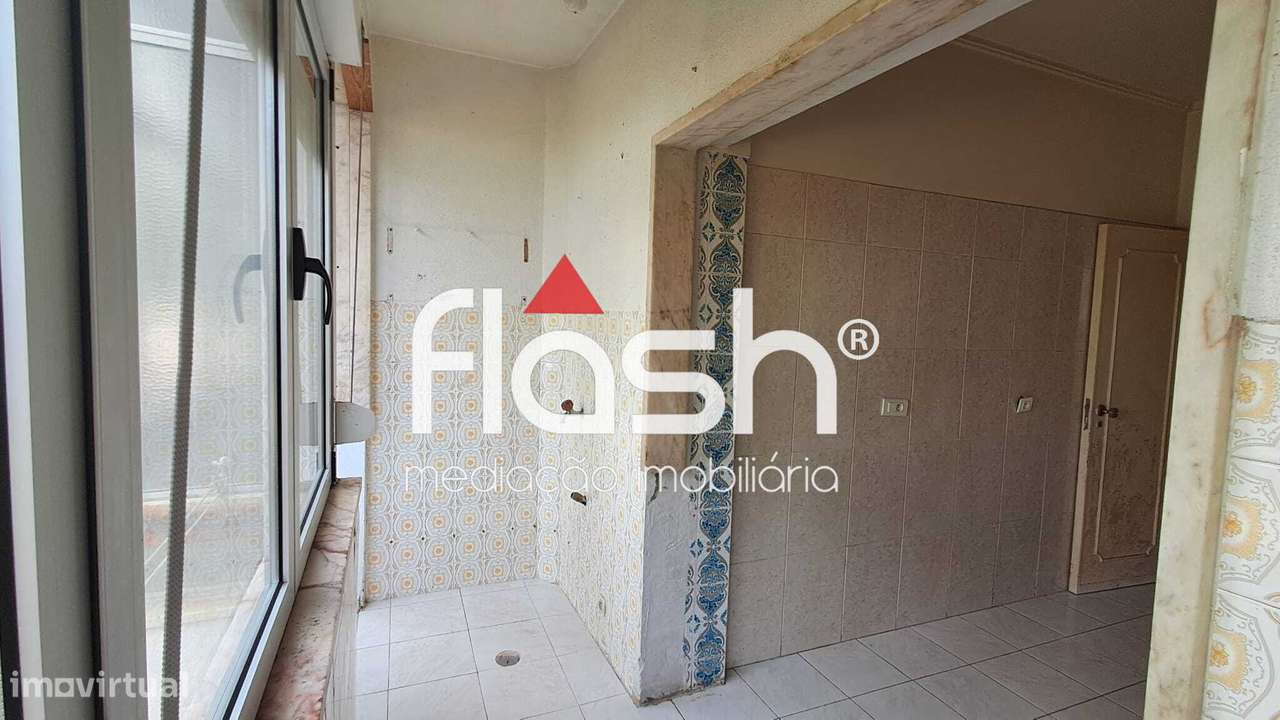 T2 Remodelado com elevador e arrecadação na Figueirinha -Oeiras-15