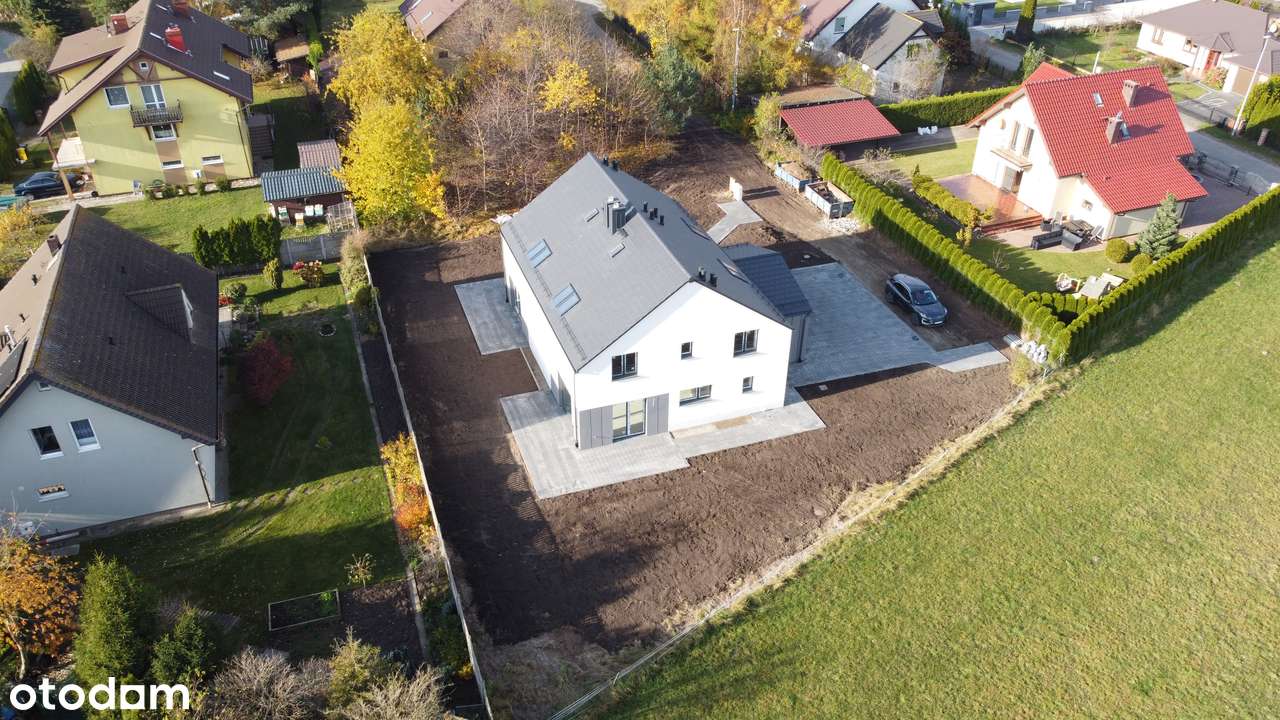 Dom z garażem, 4 sypialnie, pompa ciepła+kominek, strych-5