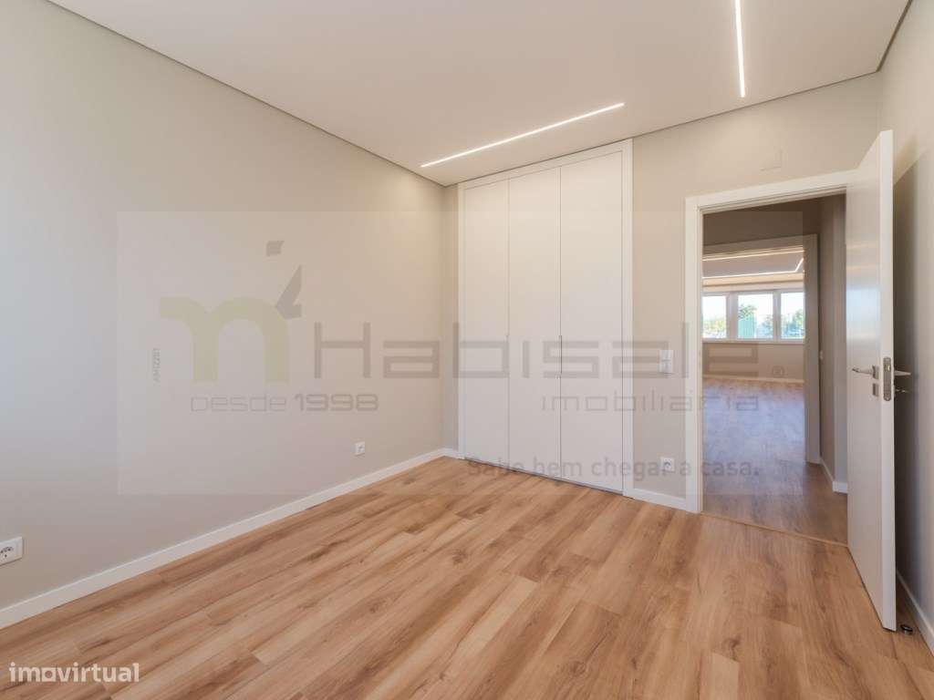T3 Duplex, Totalmente Remodelado, com 135 m² | Murtal - Parede-18