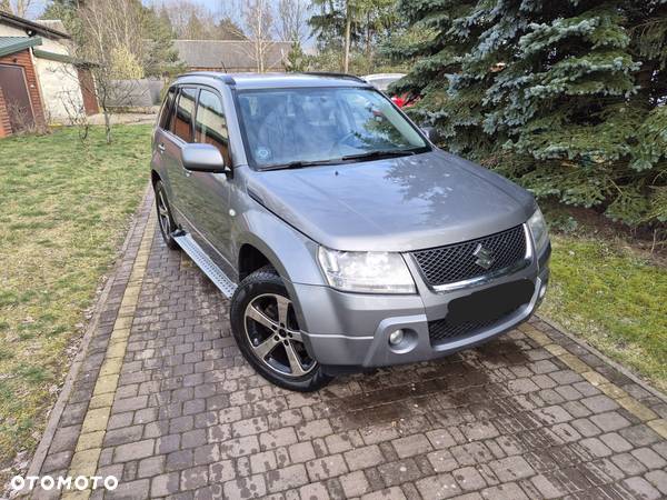 Suzuki Grand Vitara 2.0 - 1