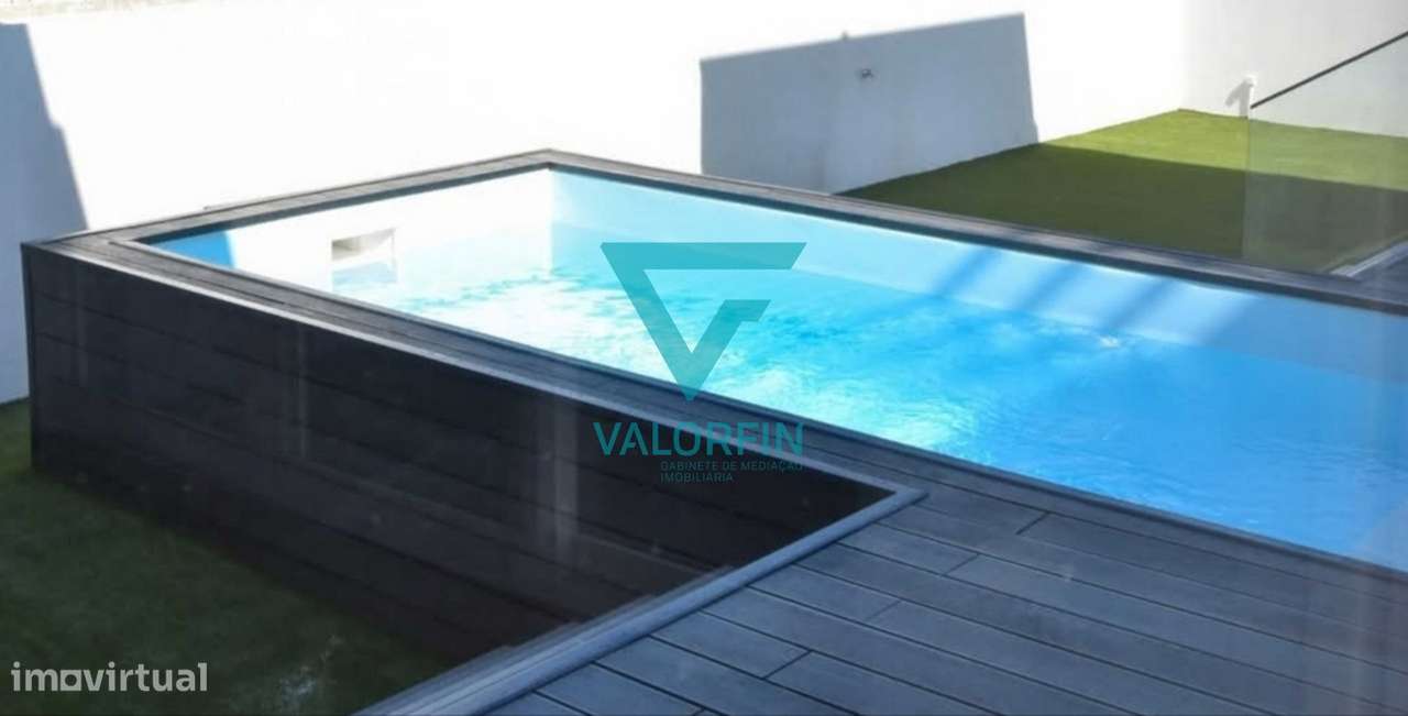 MORADIA T3+1 c/Piscina e Rooftop c/vista Rio Tejo -Alcochete-5