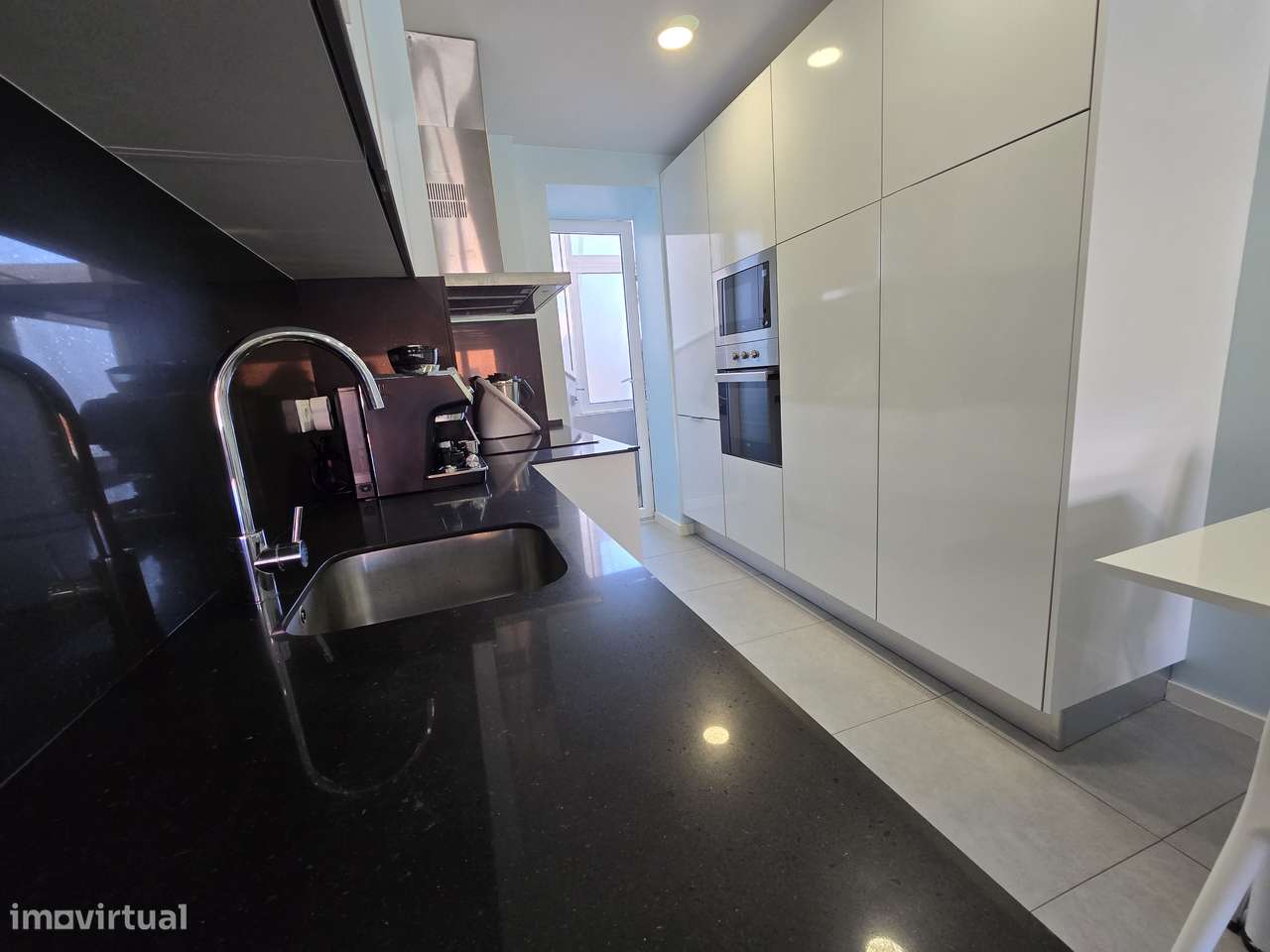 Apartamento T3 a dois paços do Metro e Comboio-18