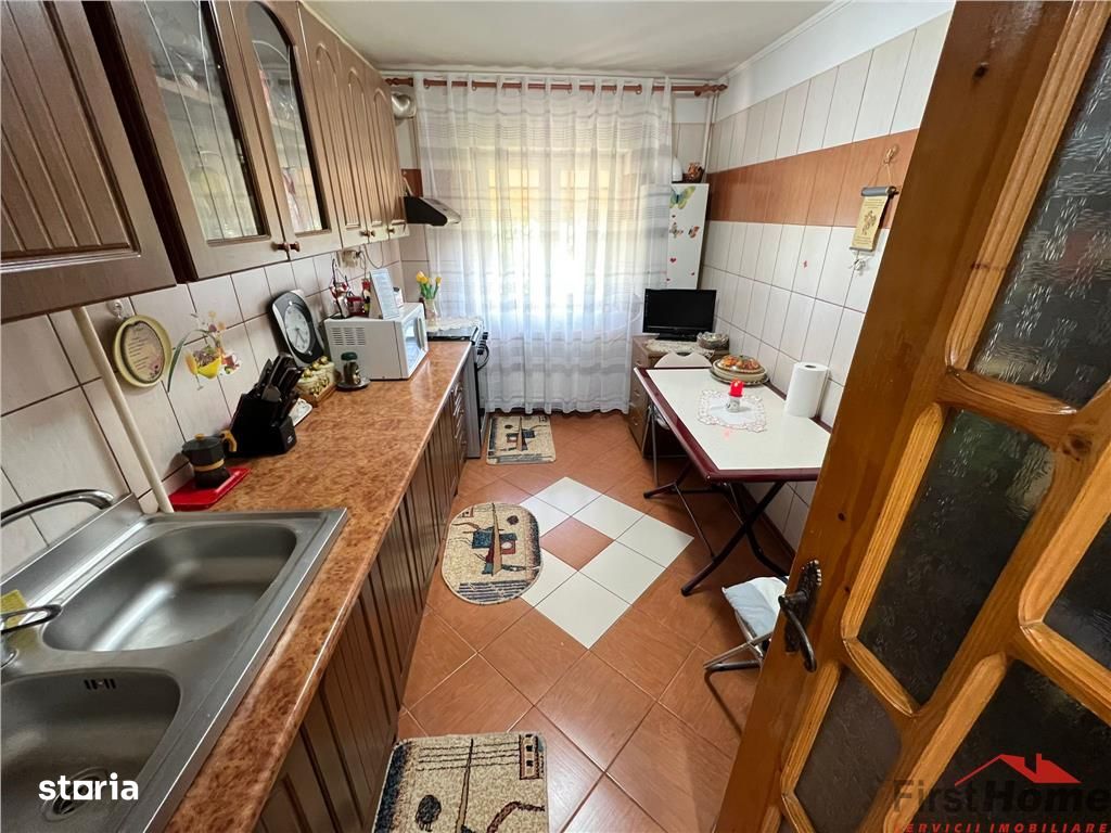 2 camere, zona Nord - Independentei -, hol patrat, logie si balcon