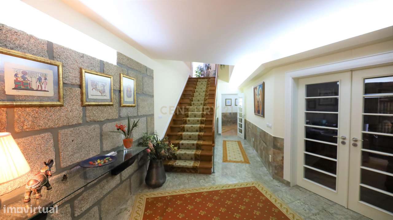 Casa apalaçada totalmente recuperada, no centro histórico da vila de C - Grande imagem: 4/42