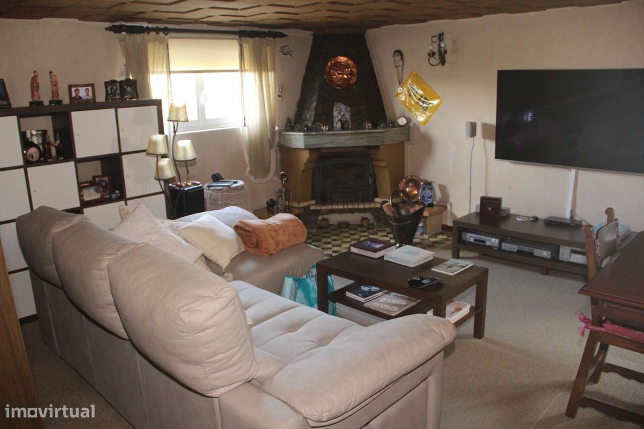 Moradia 4 Frentes lote com 980m2-36