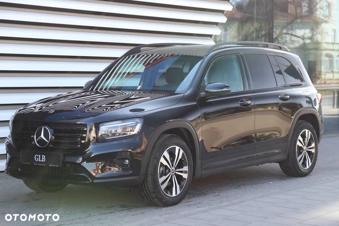 Mercedes-Benz GLB 200 Progressive 7G-DCT - 4