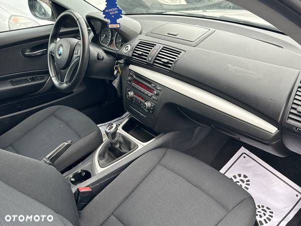 BMW Seria 1 116i - 30