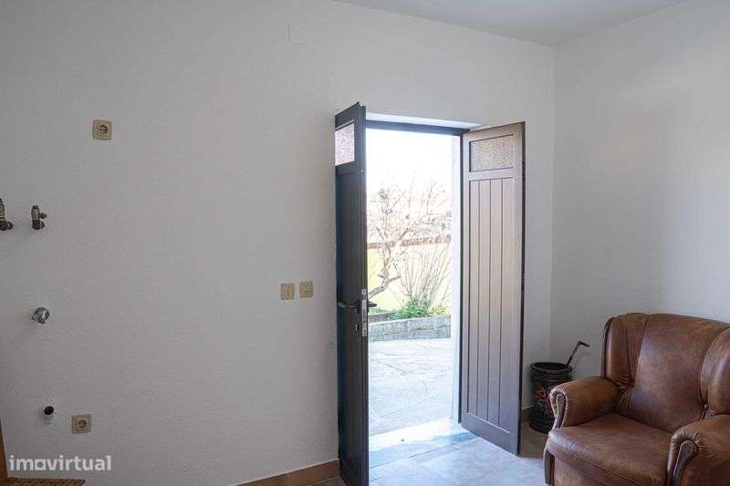 Moradia T3 com Garagem na freguesia de Sarzedas, Castelo Branco - Grande imagem: 5/12