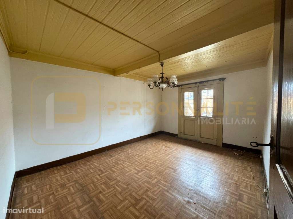 Prédio p/ Restauro no Coração de Guimarães-12